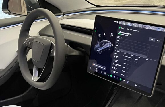 Here’s How You Select Gears In The Tesla Model 3 Highland If The Screen Is Dead