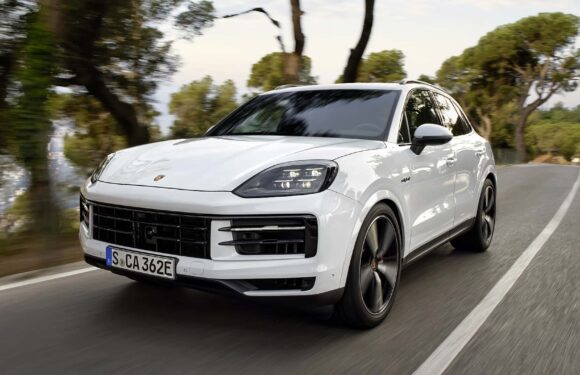 2024 Porsche Cayenne S E-Hybrid Debuts: 512 HP Mid-Range Trim For $100K
