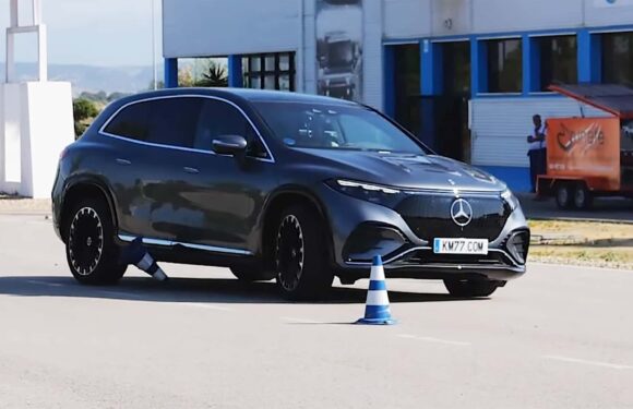 See Mercedes-Benz EQS SUV Collect Cones Like Bonus Points In Moose Test