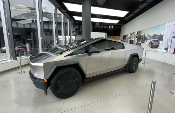 I Saw The Tesla Cybertruck Up Close. My Jaw's Still On The Floor