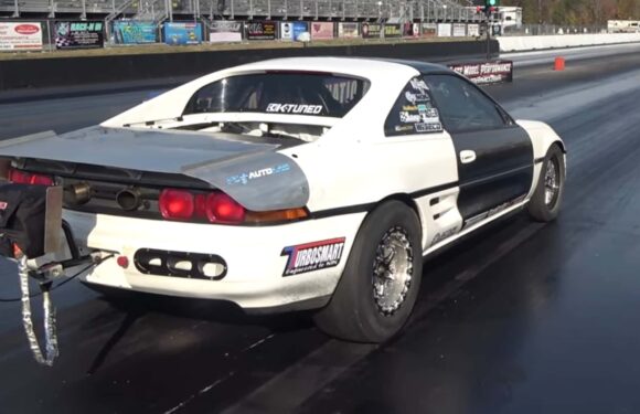 Watch Honda-Powered Toyota MR2 Blow Apart At Drag Strip